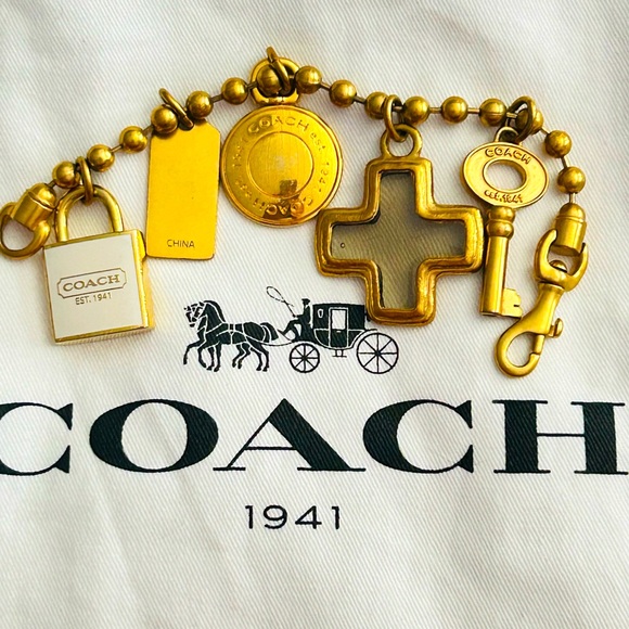 💰SOLD💰Vintage Coach 1941 Charm Bracelet - Picture 9 of 15